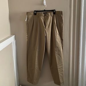 Men’s Dockers Classic Fit Khaki Pants W40 L32
